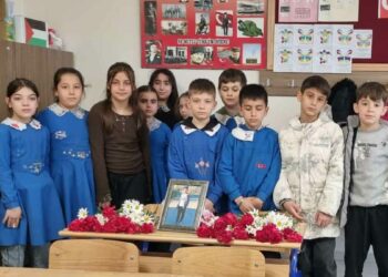 Kazada ölen Bülent Umut'u arkadaşları, sırasına çiçek bırakıp andı