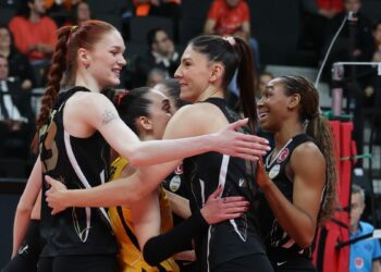 Eczacıbaşı Dynavit - VakıfBank: 0-3