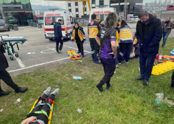 Samsun'da otobüs yan yattı: 9’u öğrenci, 11 yaralı