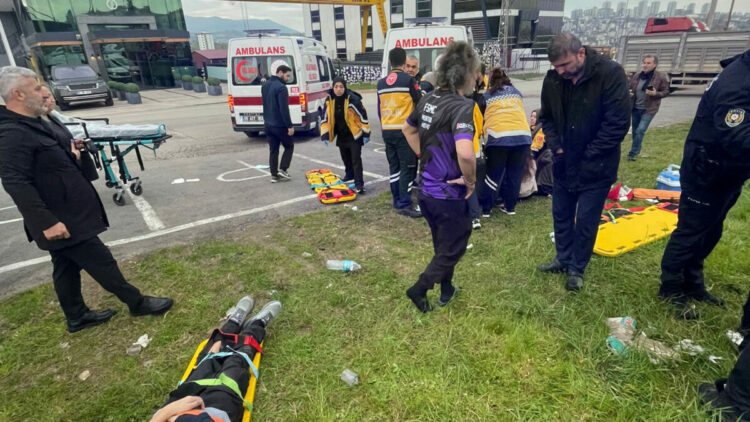 Samsun'da otobüs yan yattı: 9’u öğrenci, 11 yaralı