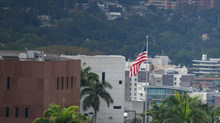 Venezuela'daki ABD Büyükelçiliği 7 yıl sonra yeniden açıldı
