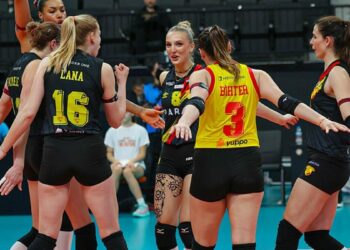 Göztepe voleybolda takımı dağıttı