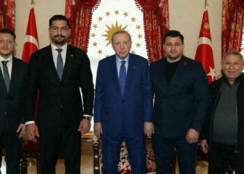 Cumhurbaşkanı Erdoğan, Türkiye Güreş Federasyonu Başkanı Taha Akgül’ü kabul etti
