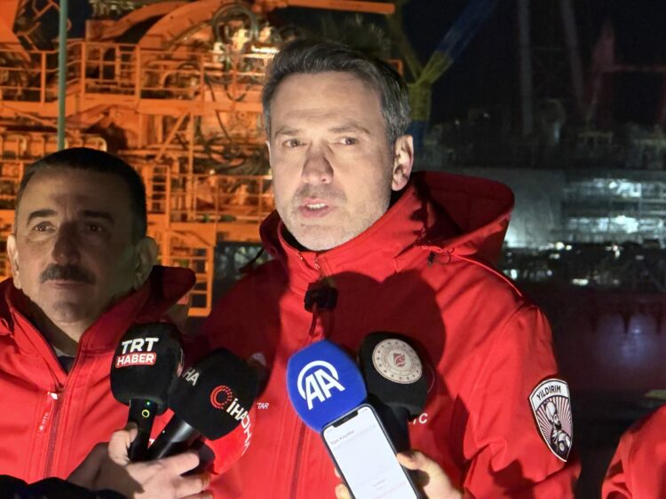 Bakan Bayraktar: Karadeniz'de iki yeni sondaja başlıyoruz