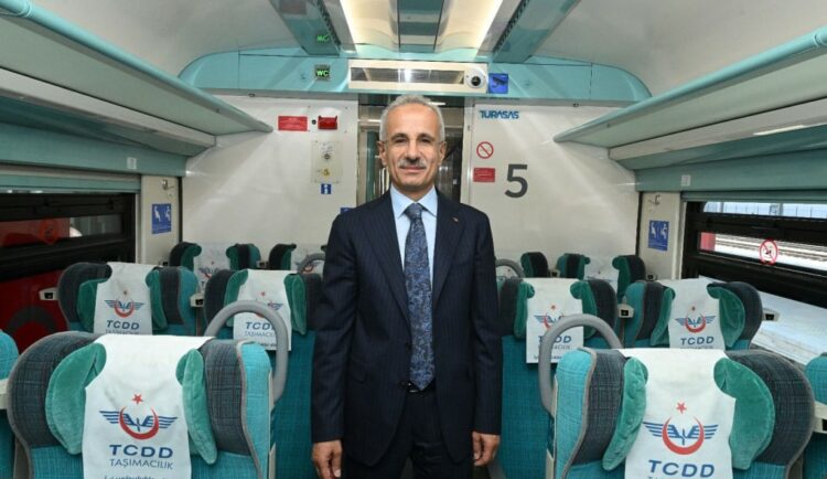 Bakan Uraloğlu: Yüksek hızlı trenlerle 110 milyon yolcu seyahat etti