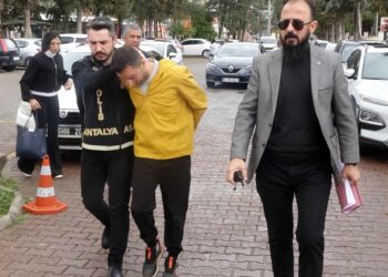 'Kız arkadaşımla neden görüşüyorsun' tartışmasında pompalı tüfekle vurulup, yaralandı