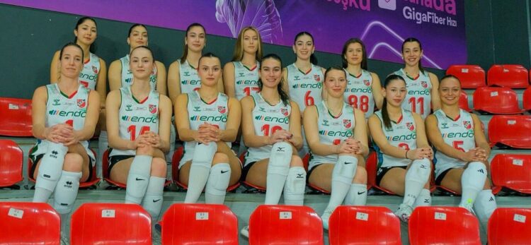 Karşıyaka filede erken havlu attı