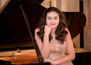 12 yaşındaki piyanist Elif Naz Ertuğrul, nisan ayında iki önemli konserde sahne alacak