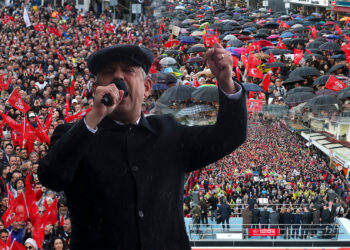 Siyasi gerilim büyüyor; Ne Ömer’i, ne Ekrem’i veririz! Ölümü göze aldık, önünüzde eğilmeyiz