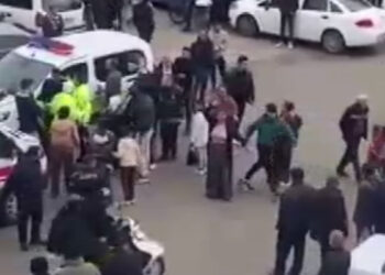 Pazar yerinde bıçaklı kavga: 2 yaralı