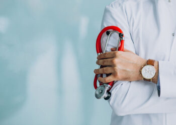 Doktorları görmek ve duymak hepimizin sorumluluğu