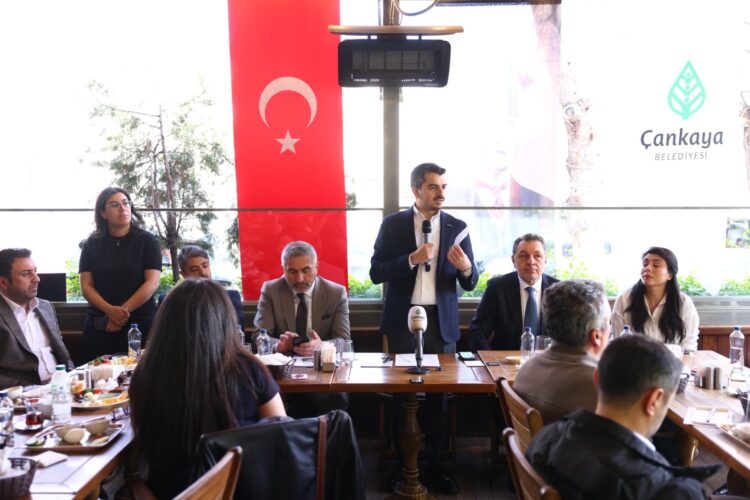 Çankaya Belediye Başkanı Hüseyin Can Güner, Bahçelievler esnafıyla buluştu