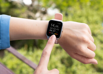 2026’nın En İyi 8 Apple Watch Aksesuarı: Kayışlar, Şarj Cihazları ve Daha Fazlası
