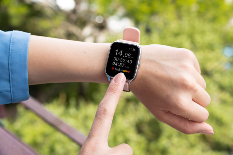 2026’nın En İyi 8 Apple Watch Aksesuarı: Kayışlar, Şarj Cihazları ve Daha Fazlası