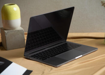 MacBook Neo vs. MacBook Air: Hangisini Almalısınız?