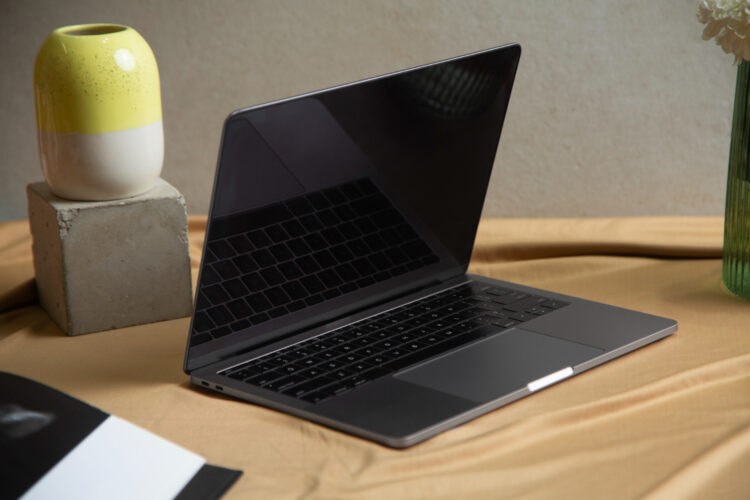 MacBook Neo vs. MacBook Air: Hangisini Almalısınız?