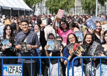 İZKİTAP’ta edebiyat şöleni yaşanıyor