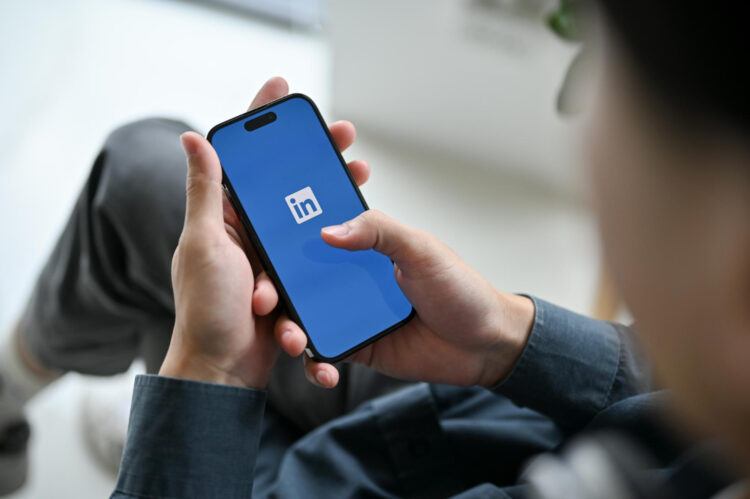 LinkedIn Profilinizi Profesyonelleştirin: İş Tekliflerini Siz Alın!