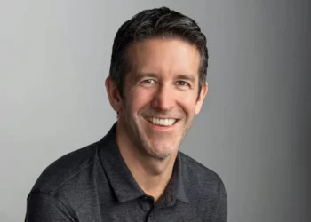Gelen Apple CEO'su John Ternus kimdir?