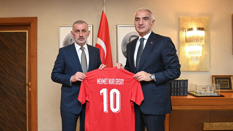 Bakan Ersoy, TFF Başkanı Hacıosmanolu'nu kabul etti