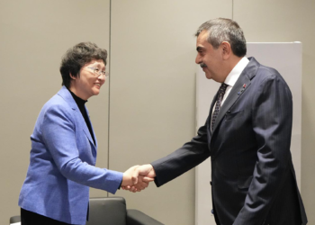 Bakan Tekin, Çin İnsan Kaynakları Sosyal Güvenlik Bakanı Wang ile görüştü