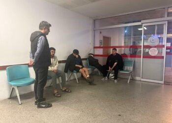 Çanakkale’de, erkek öğrenci yurdundaki 73 öğrenci mide bulantısı ve kusma şikayetiyle hastaneye kaldırıldı.Fotoğraf:Çanakkale,(DHA)