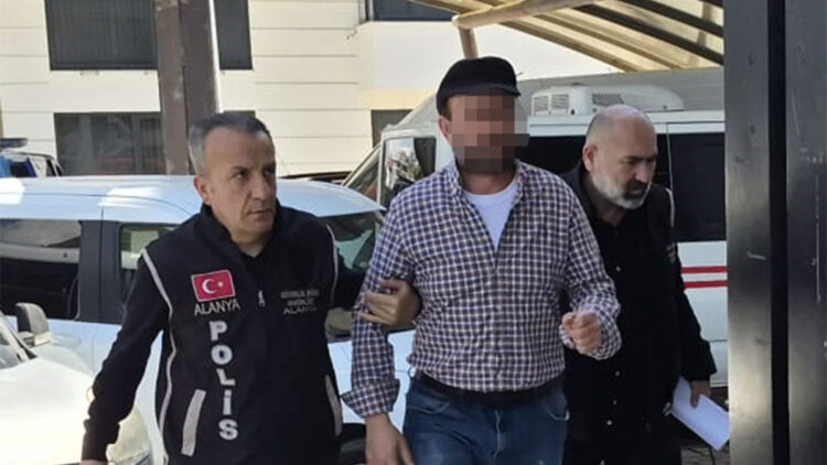 Sanal medyadaki paylaşımları nedeniyle Cumhurbaşkanına hakaretten tutuklandı