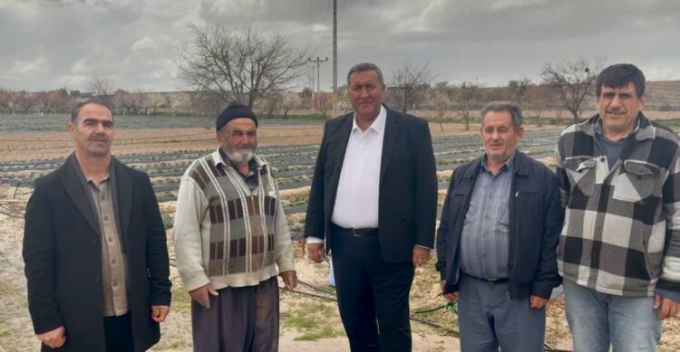Çiftçi borçlanarak üretiyor; Aile boyu çalışıyorlar ama kazanamıyorlar