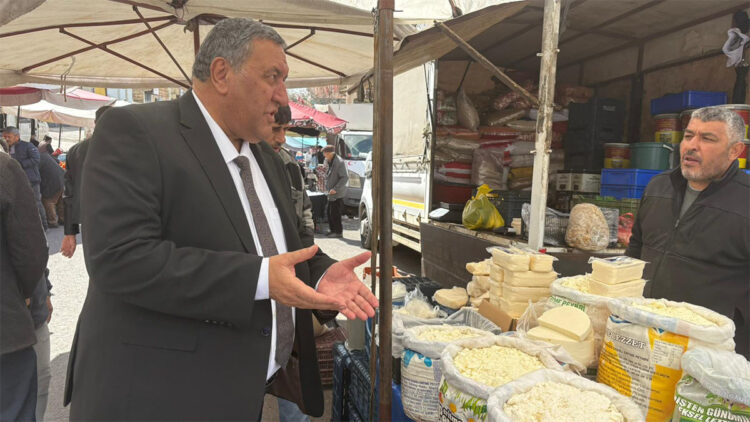 Günde 1 dilim peynirin aylık maliyeti 2.640 Lira