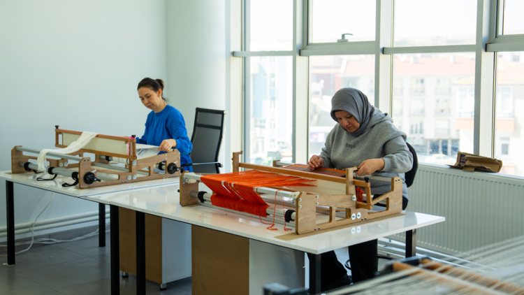 Gölbaşı'nda atıklar sanata dönüşüyor