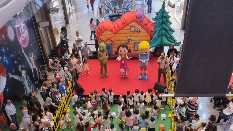 Niloya ve arkadaşları çocukların bayramında Ankara’ya geliyor