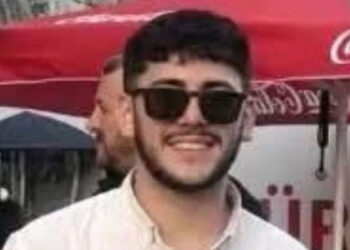 Konser sırasında girdiği denizde boğulma tehlikesi geçiren Emre, kurtarılamadı