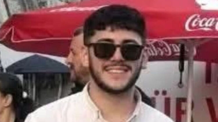 Konser sırasında girdiği denizde boğulma tehlikesi geçiren Emre, kurtarılamadı