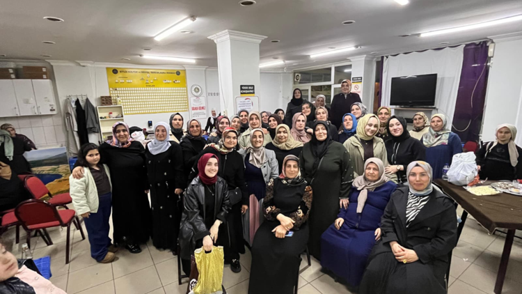 Kadın muhtar seçim vaadini yerine getirdi, kadınlar kahveye erkekler eve gitti