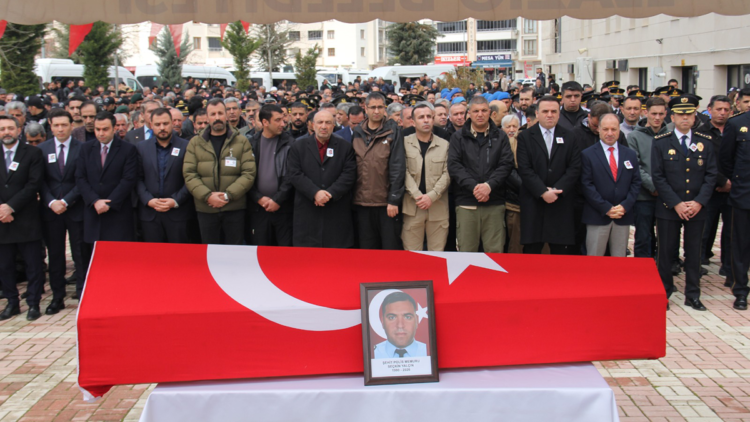 Kaza şehidi polis memuru, Elazığ’da son yolculuğuna uğurlandı