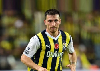 Futbolcu Mert Hakan Yandaş hakim karşısına çıkacak; futbolcular destek için geldi