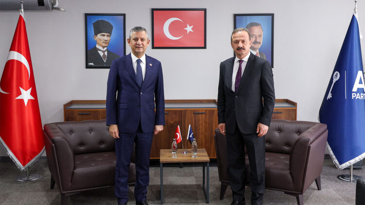 Özgür Özel, Anahtar Parti Genel Başkanı Yavuz Ağıralioğlu ile görüştü