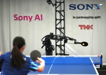 Ping-Pong robotu Ace, seni alt edebilir