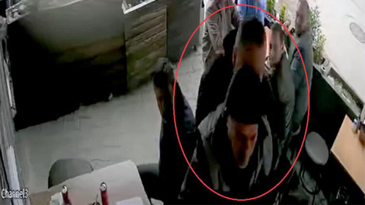 Restoranda nefes borusuna yiyecek kaçan kişiyi, Heimlich manevrasıyla kurtardı