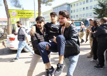 Türkiye'de okullara saldırılar sabrı taşıyor