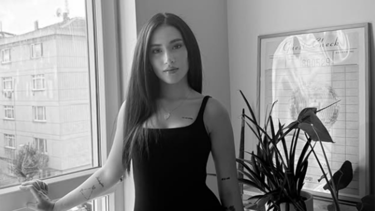 Sahneyle büyüyen bir yetenek: Cansu Adıyaman anlatıyor