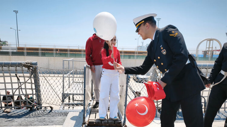 TCG Gökçeada, 23 Nisan'da Mersin'de ziyarete açıldı
