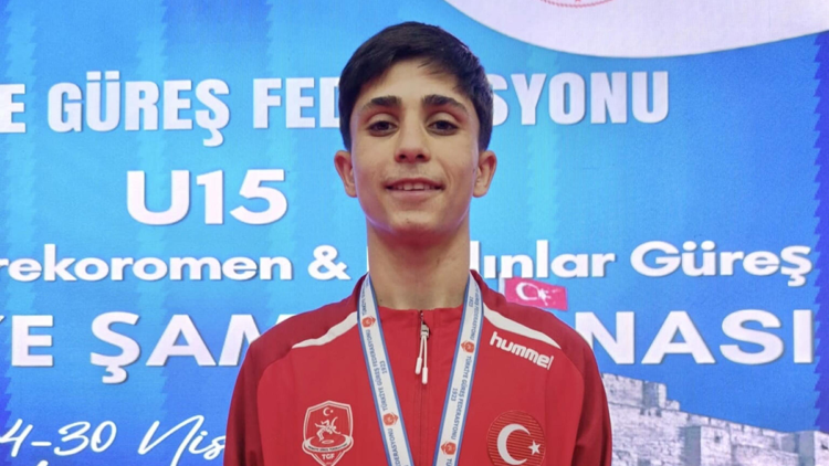 Yunusemre Belediyespor'un güreşçisi Beytullah'tan bronz madalya