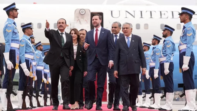 İslamabad’da başladı