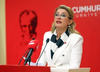 Doğum izni tek başına çözüm değil, bu anlayış kadınları eve itiyor