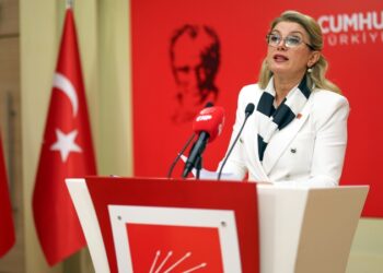 CHP’li Asu Kaya’dan sert mesaj: "Belediyeler Sarayın değil, halkındır!"