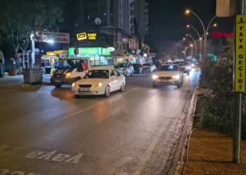A Milli Futbol Takımı'nın Dünya Kupası'na katılması Adana'da kutlandı / Haber eklendi