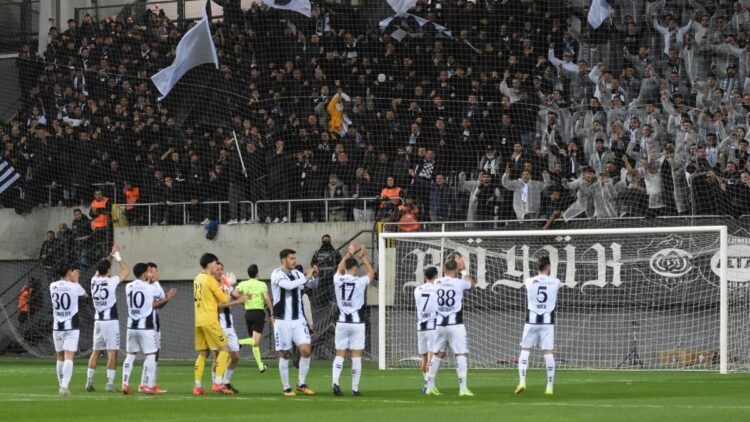 Altay'dan tribün harekatı
