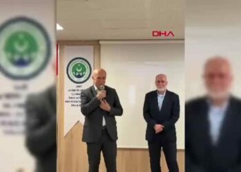 Osmaniye’de 40 yıllık öğretmen alkışlarla emekli oldu
