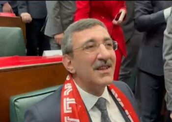 Cevdet Yılmaz: Akaryakıt fiyat artışının ülkemize daha sınırlı yansımasını sağladık